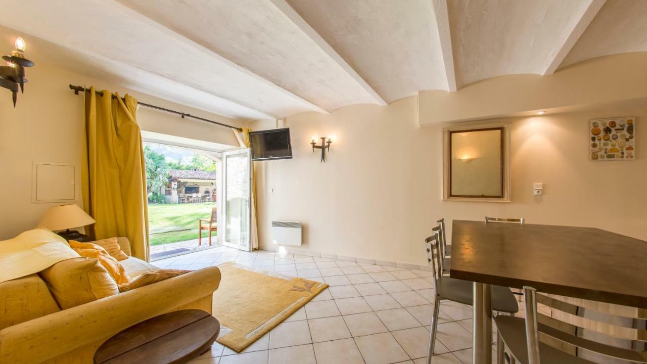 La Campagne St Lazare - Restaurant Chambres D'Hotes Piscine & Spa ฟอร์คัลกีเย ภายนอก รูปภาพ