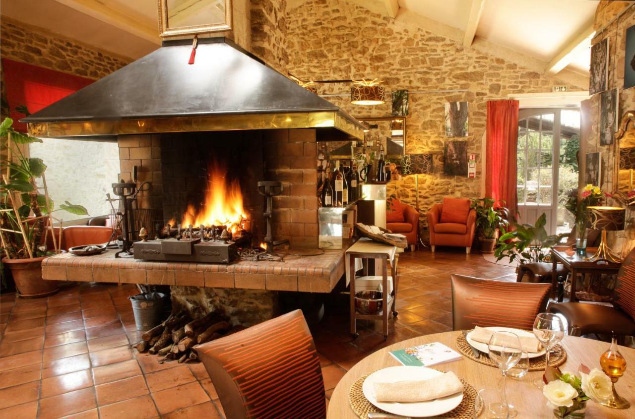 La Campagne St Lazare - Restaurant Chambres D'Hotes Piscine & Spa ฟอร์คัลกีเย ภายนอก รูปภาพ